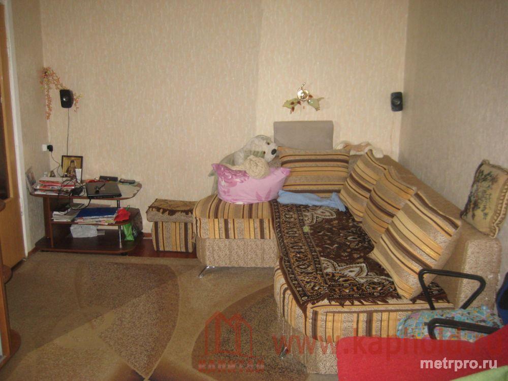 Продаётся 2-комнатная квартира на 8 этаже 9-ти этажного панельного здания, раздельные комнаты 18 и 12 кв. м, кухня —...