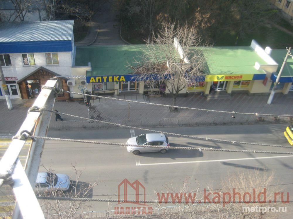 Продаётся 2-комнатная квартира на 8 этаже 9-ти этажного панельного здания, раздельные комнаты 18 и 12 кв. м, кухня —... - 3