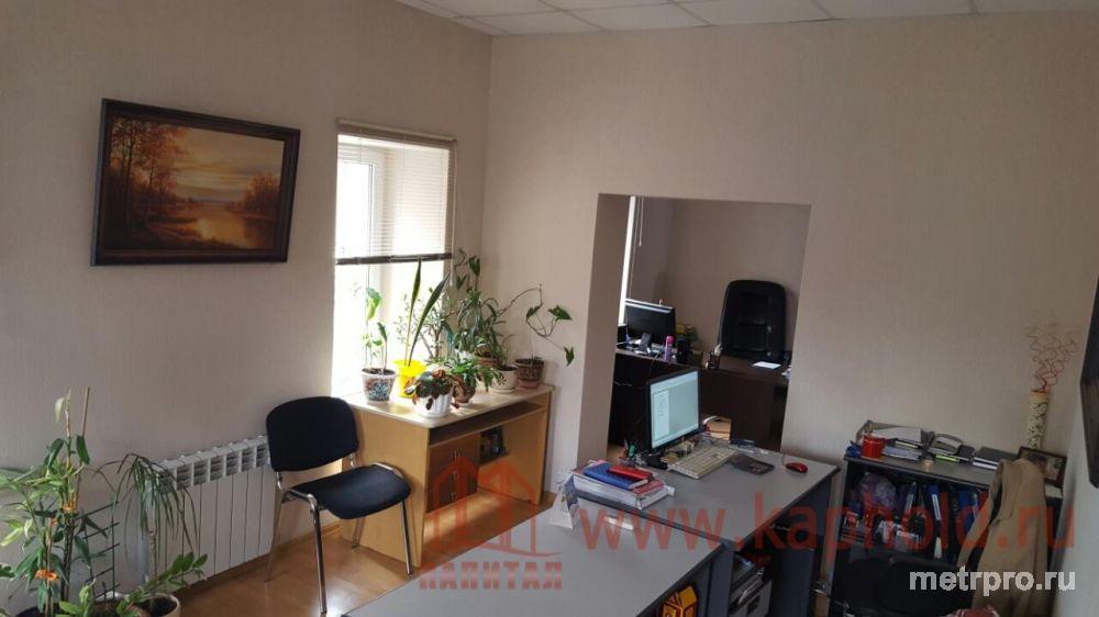 Сдаётся офисное помещение в центре Симферополя площадью 54 кв.м. 2/2 этаж. Отдельный вход. Нежилой фонд. 3 кабинета... - 4