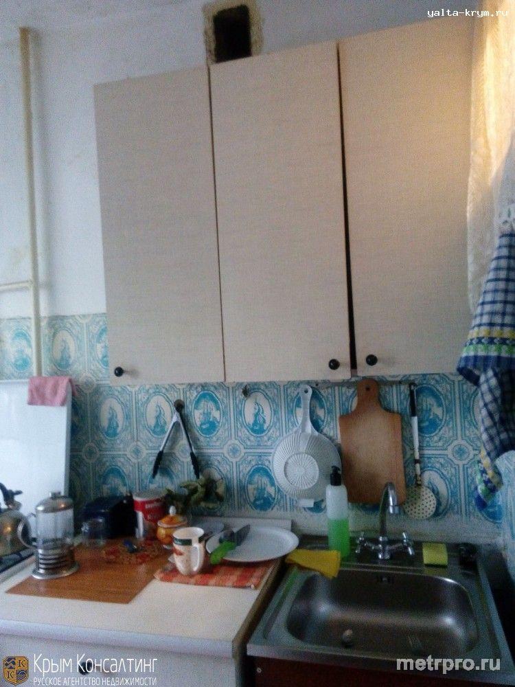Срочно продается двухкомнатная квартира в Ялте, Массандра 3/5 общая площадь 50 кв. комнаты 11 и 17 кв. кухня 6 кв,... - 4