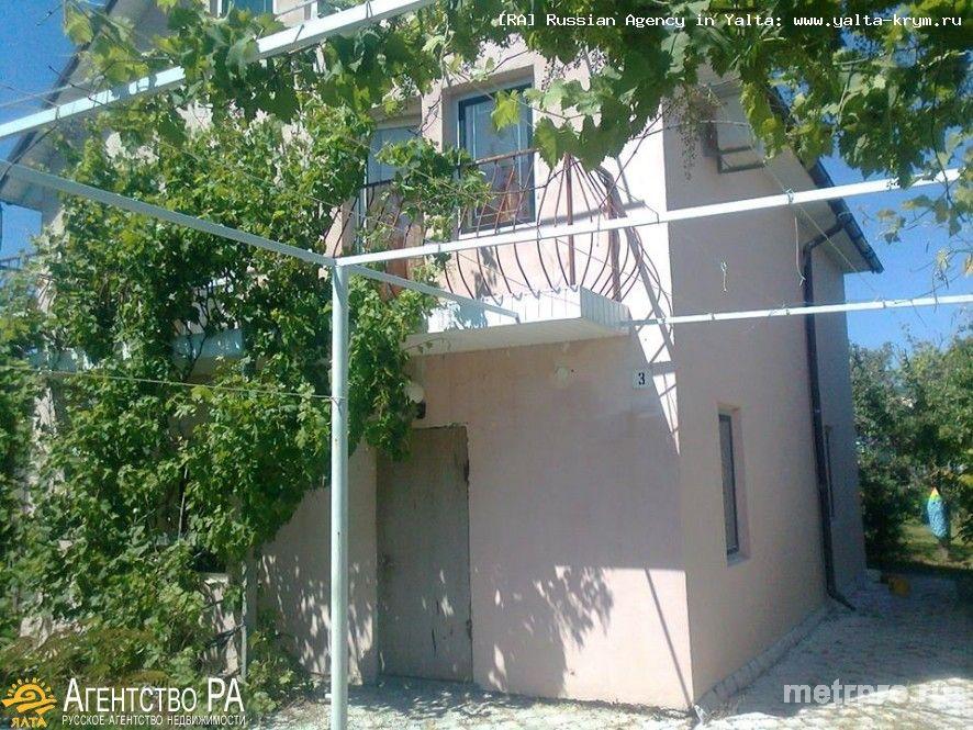 Продается дача в Орджоникидзе (Крым, Большая Феодосия). 300 м до моря, 100 м2.  Первый этаж: кухня, прихожая,...