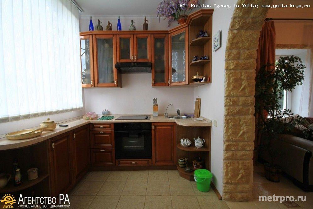 Продается прекрасный дом в Кореизе (Южный берег Крыма). Площадь Дома 200 кв.м. Все супер, все качественно! В доме 2... - 16