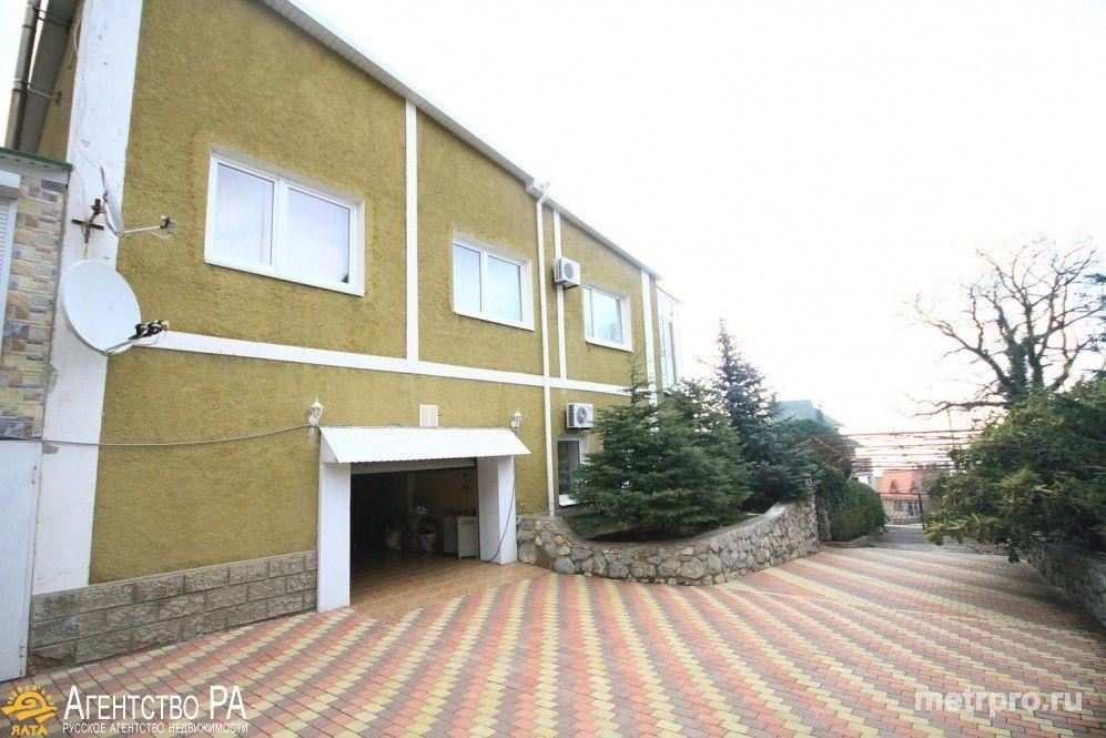 Продается прекрасный дом в Кореизе (Южный берег Крыма). Площадь Дома 200 кв.м. Все супер, все качественно! В доме 2...