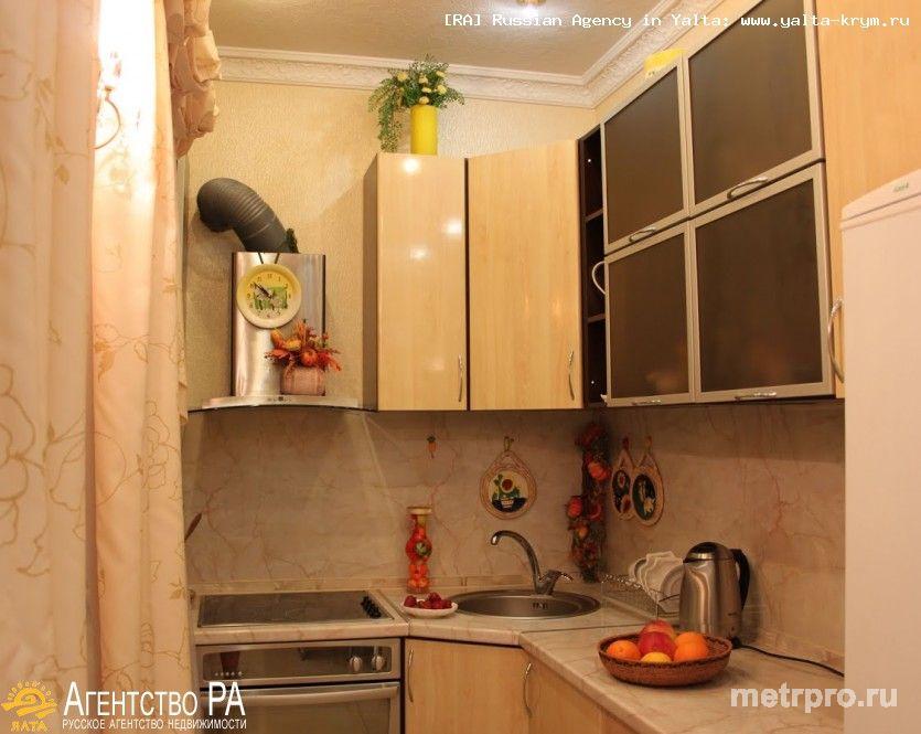 Продается дом в г. Алупка (15 км от Ялты, Крым). Из окон открываются великолепные виды на Черное море и гору... - 9