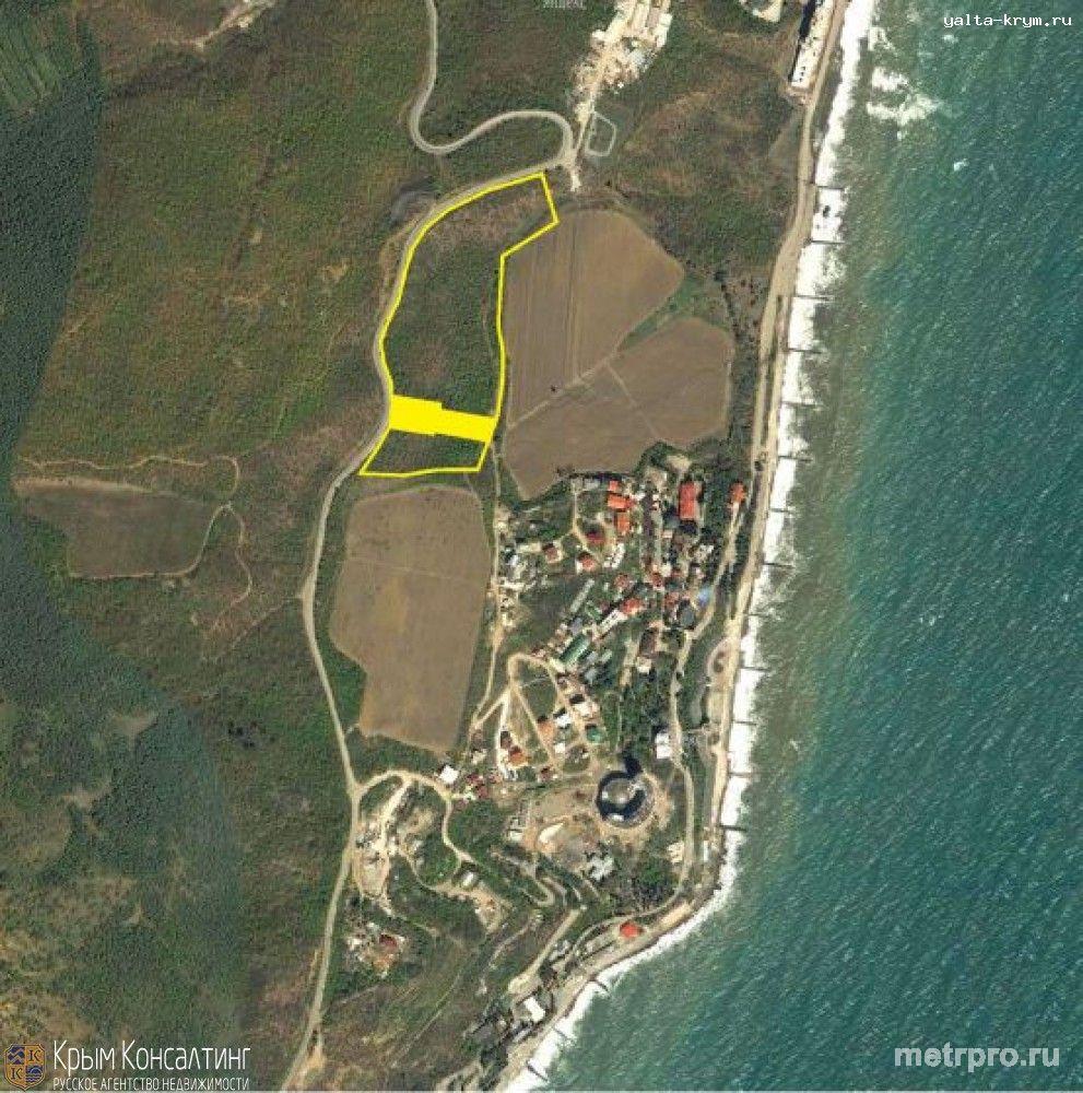 Участок 25 соток. Участок наклонный, с участка открывается вид на гавань моря и виноградники (Массандровский Винный...