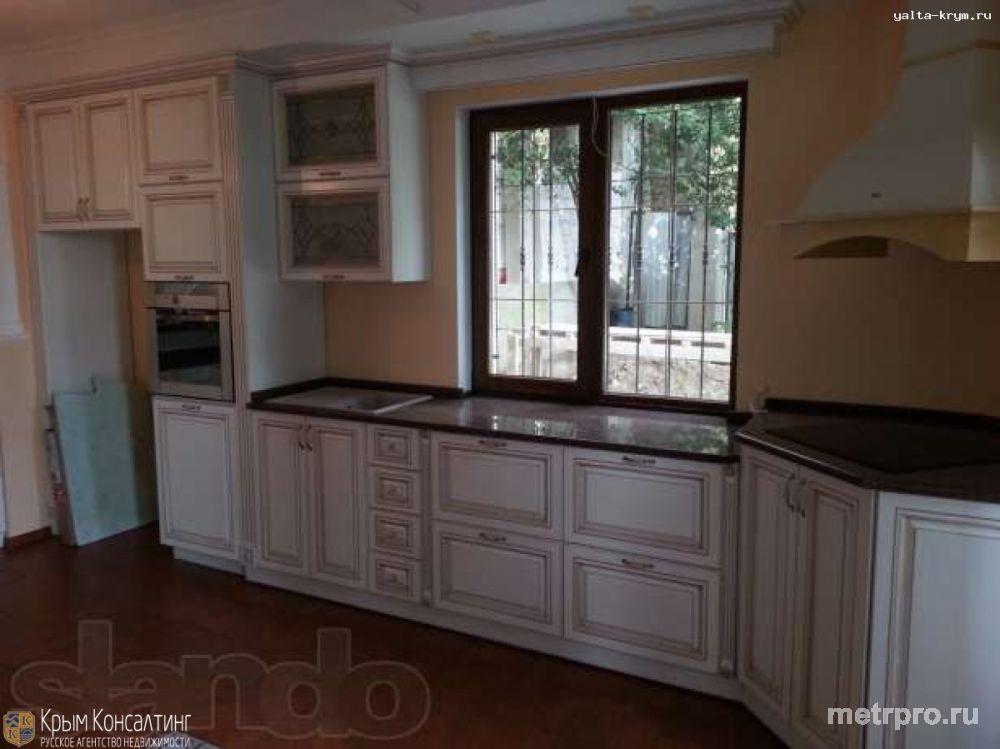 Продается красивый новый дом в парке на Южном берегу Крыма, г. Алупка. Дом построен в средиземноморском стиле по... - 12