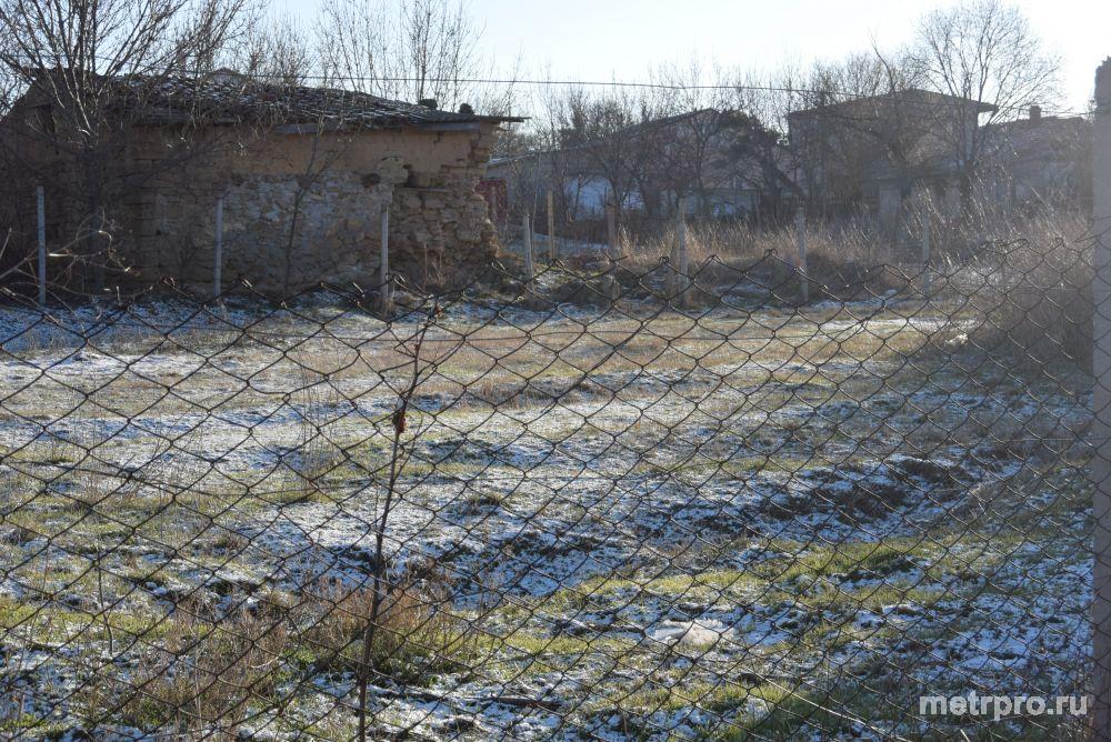 Участок 12 соток в Береговом ИЖС, гос акт, огорожен, жилой район, 300 м от моря,  ЛЭП – рядом, вода на участке. - 1