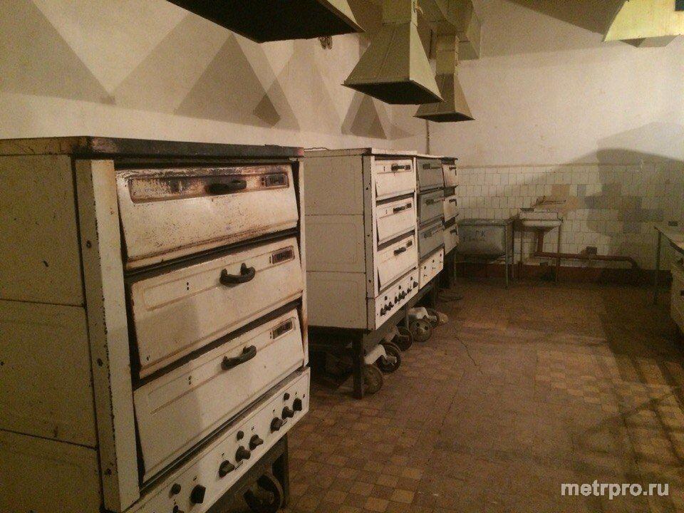 Предлагается к продаже здание пекарни   1960 года. Здание требует небольшого ремонта и готово к работе.Земельный...