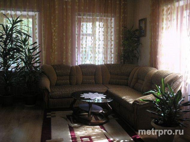 Четырехкомнатный дом для отдыха в Евпатории, находящийся в отдельном дворе, разделенном на две части. Одна из комнат... - 1
