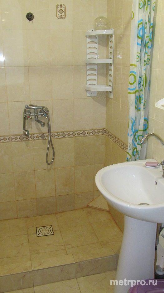 Трехкомнатный дом в Евпатории для отдыха большой семьей в отдельном дворе на два дома по ул. Лиманной... - 2
