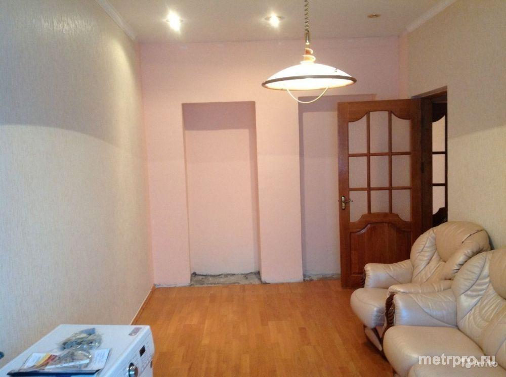 Продаётся трёхкомнатная сталинка, 2/3 этаж, центр. Двухсторонняя, светлая, тёплая, просторная. Комнаты раздельные.... - 5