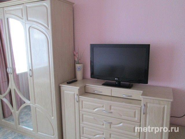 Сдается на летний период (с мая по октябрь) хорошая, чистая, просторная, уютная 2х комнатная квартира на берегу моря... - 1