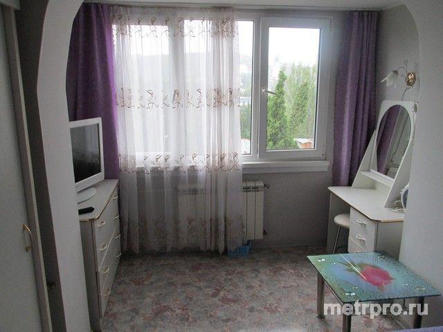 Сдается на летний период (с мая по октябрь) хорошая, чистая, просторная, уютная 2х комнатная квартира на берегу моря... - 3