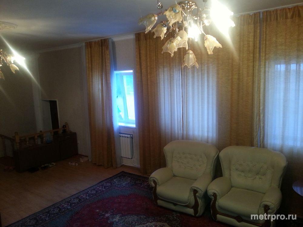 5 комнатная квартира,2 пристройки с разрешением,холл-54 м,2 подвала,видеонаблюдение,АГВ,5 парковочных мест,документы...