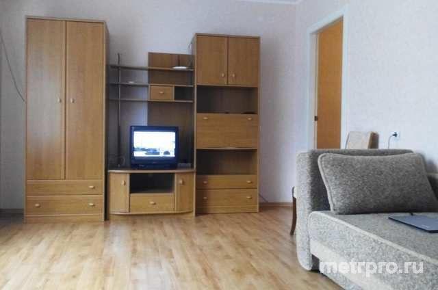 2 ком. квартира на 2 / 6 эт, в доме 2007 г. постройки. Площадь -56,6 м.кв.,(комнаты-18,6+15,6, кухня -9) ванна и...