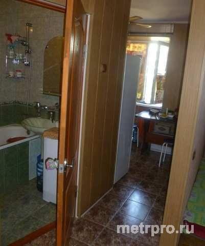 Двухкомнатная квартира в Феодосии (Крым) по улице Крымская, 45 метров, кухня 6 метров, газовая колонка, 3 этаж... - 3
