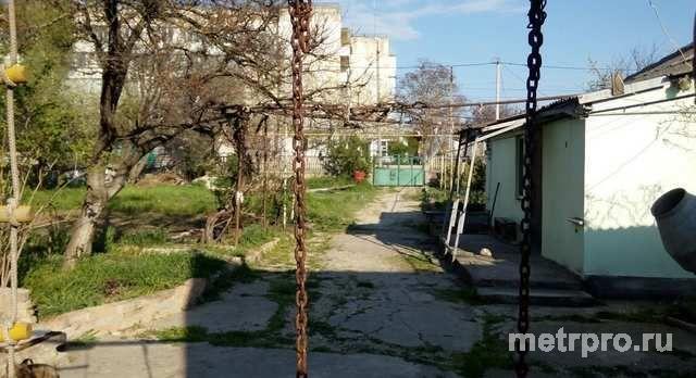 Дом и времянка на уч. 9 соток. Вода, свет, газ, хоз. постройки. Магазин, дет-сад, школа через дорогу.Море в шаговой... - 3
