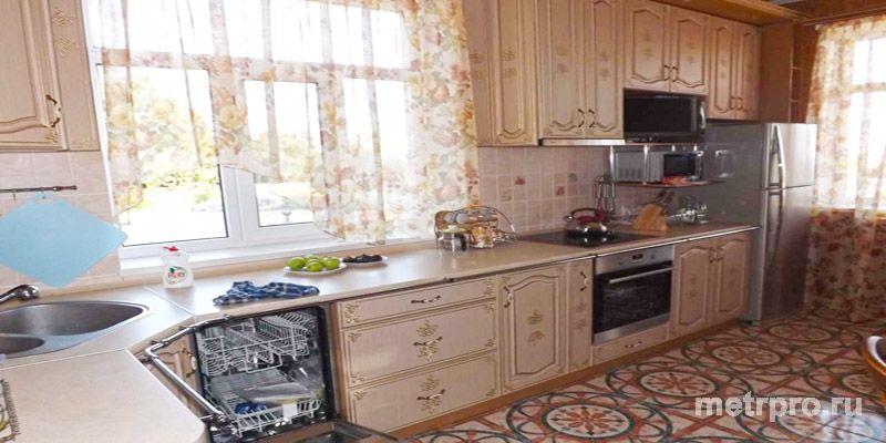 Сдаётся дом в Алуште с бассейном, прилегающей территорией 50 соток, и великолепным видом на море. В доме... - 3