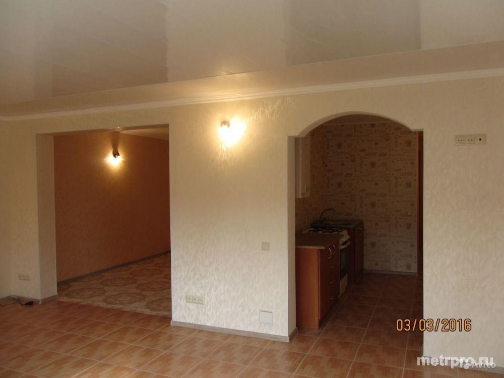 Срочно продам свою уникальную 2х комн. кв. Удобная перепланировка, земельный участок с выходом из гостиной, большой... - 1