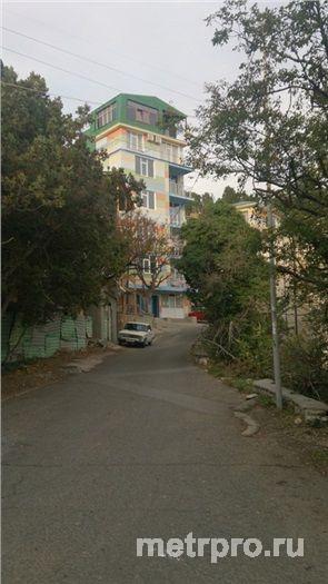 Жилой комплекс расположен в парковой зоне г. Алушты, в 400-х метрах от городскойнабережной. Жилой комплекс состоит из... - 8