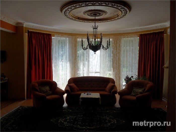 Дом в Ялте на ул. Ливадийской, 2010 года постройки, общей площадью 370 кв.м, на 7 сотках. 3 этажа + мансарда. Готов к... - 7