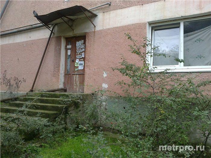 Продаётся &frac12; доля в 2-х комнатной квартире, м/с, в Массандре, с возможностью расширения на преддомовой... - 1