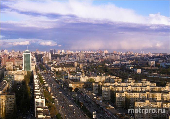 Продам 2ух комнатную квартиру. Комнаты раздельные, хороший ремонт, большая лоджия, далеко от дороги. Рядом дет. сады,...