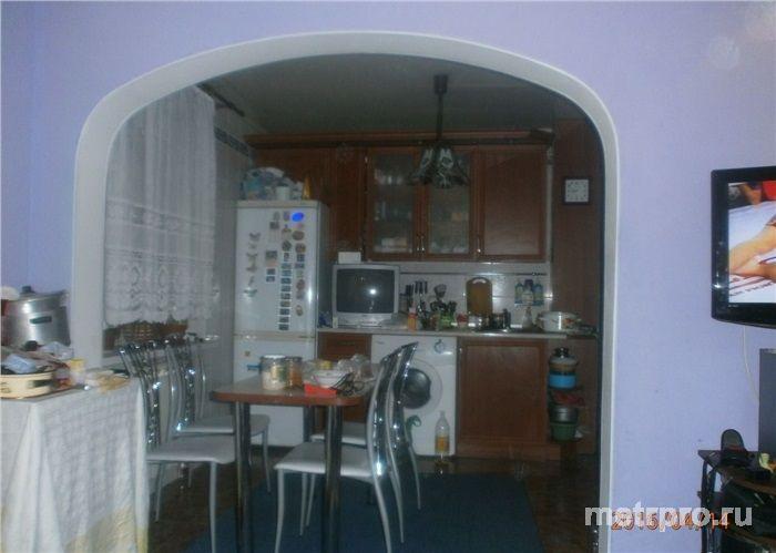 Продам уютную квартиру!Солнечная сторона, Встроенная кухонная мебель, Кухня в кафеле,Туалет и ванна в кафеле.... - 3