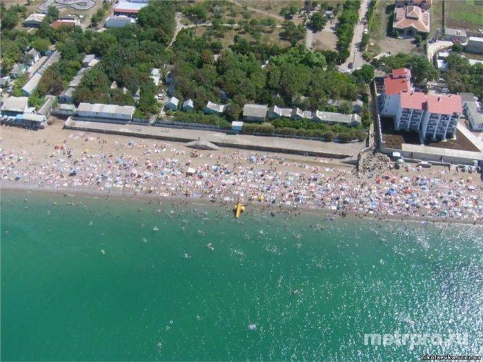 Пансионат в пгт Николаевка по адресу ул. Морская. Участок в 14 соток расположен в первой линии поле 100метровой зоне...