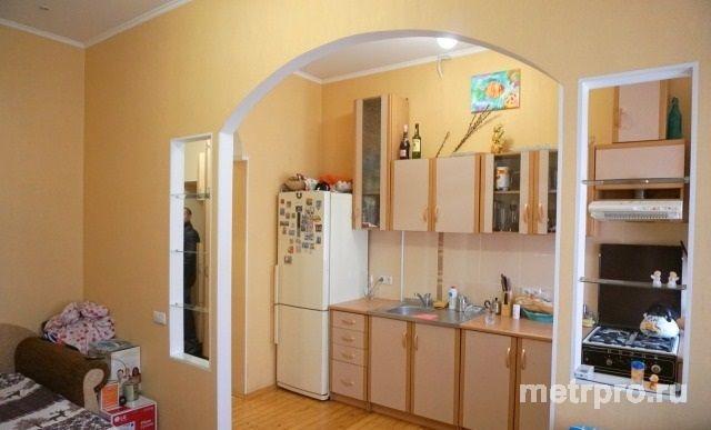 Продам квартиру-студию в центре Симферополя. Пересечение ул. Гоголя и Жуковского. Закрытый тихий двор, дом... - 2