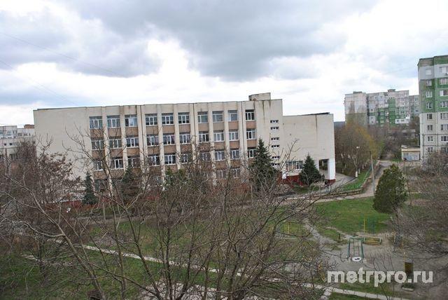Продам 3-х комнатную квартиру в хорошем районе (М.Жукова/Г.Сталинграда). рядом 3садика 2 школы. магазины фуршет. атб....