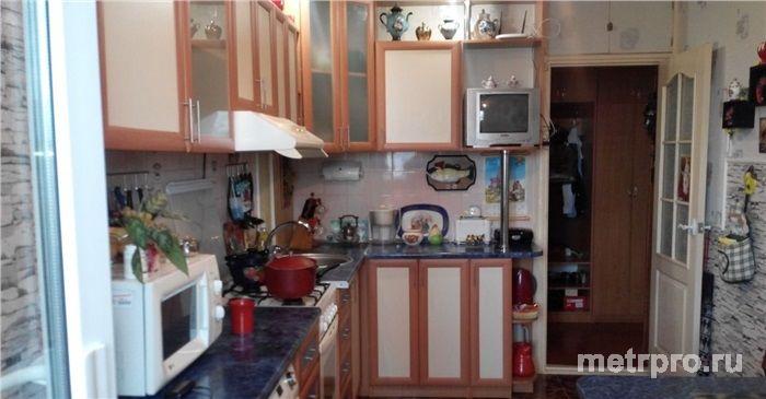 Продам, свою квартиру. Трехкомнатная квартира в блочном доме,автономное отопление, стеклопакеты, 3 застекленных... - 2