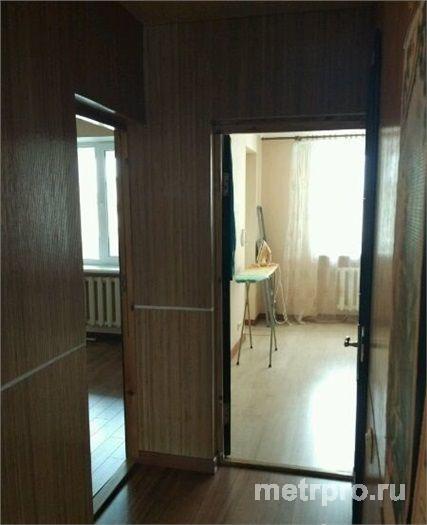 Продам квартиру. Состояние жилое,ремонт. Над квартирой техэтаж. Комнаты раздельные. Санузел совмещенный,кладовая. Во... - 7