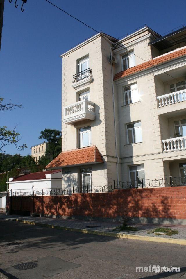 Продается 4-х этажный особняк для солидного бизнеса, расположенный на ул. Володарского - на расстоянии 150 м от пл.... - 1