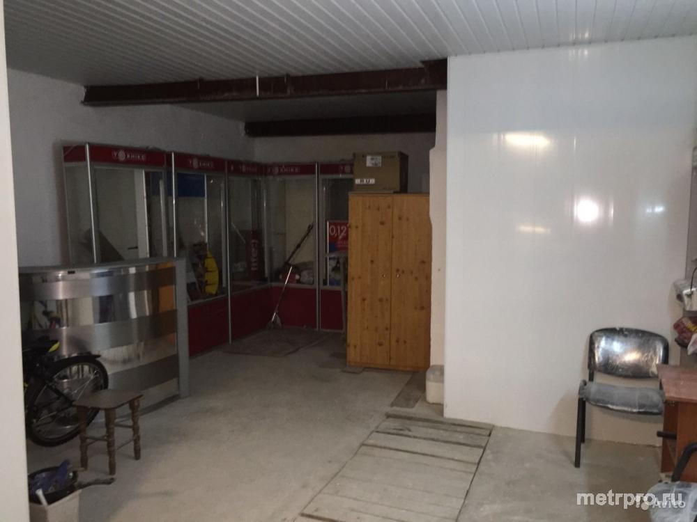 Продам капитальный гараж на 2-3 машины, 50 м2, потолок 3м, можно под склад, есть электричество и яма (9х3х3м), ворота... - 2