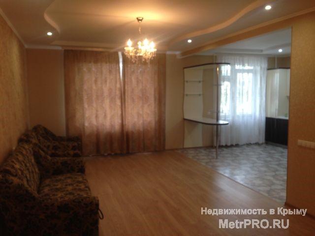Сдаю 3- х комнатную квартиру на Проспекте Победы ,3й этаж , площадь 90/60/20.Свобода , есть вся мебелью и техника,...