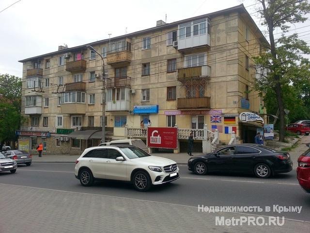 НА первой линии ул Адмирала Октябрьского Сдается в Аренду Офисное помещение г. Севастополь, общей площадью 24 кв.м....