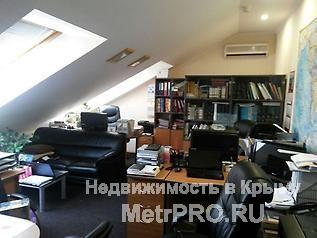Аренда Евро Офиса в Центре на Большой Морской г. Севастополь , 25 кв м, мансардный этаж, коридорно-кабинетная...