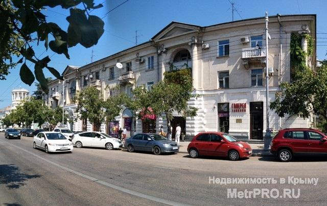 Сдается в Аренду Универсальное, Торгово-Офисное помещение на Первой линии Большой Морской г. Севастополь . Общей...