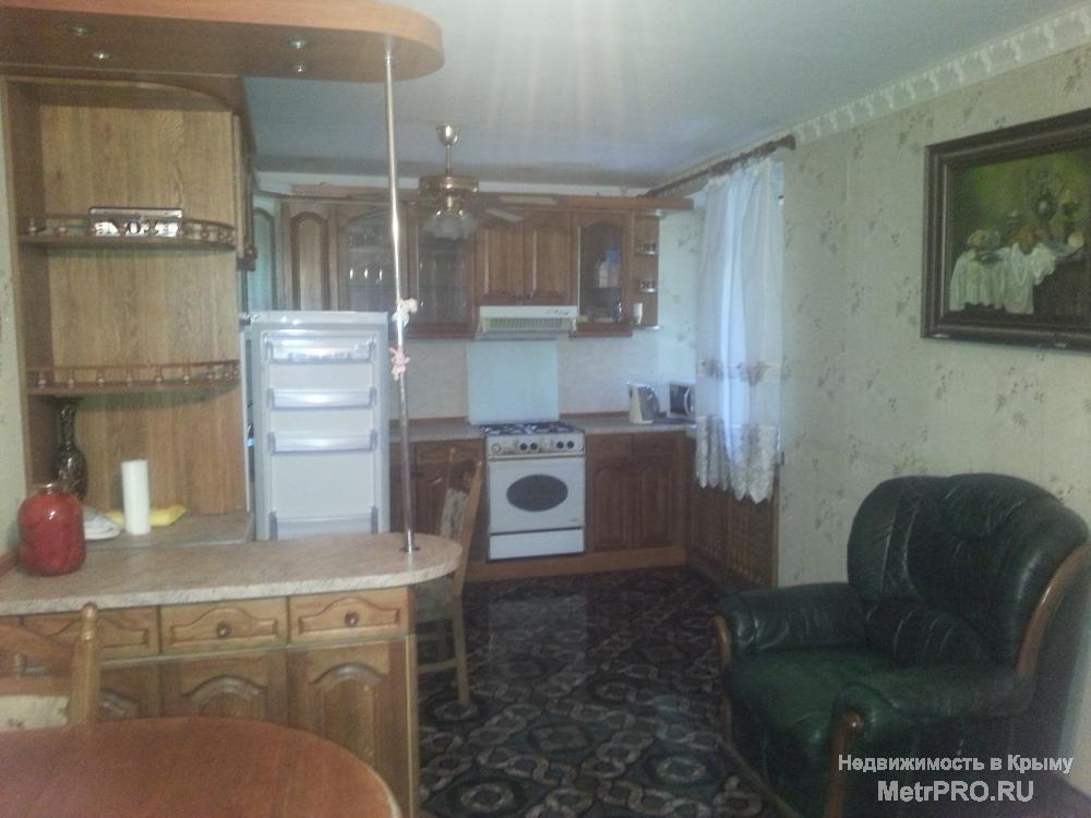 продам  2 к. квартиру,ул. Беспалова,высокий цоколь, большая лоджия,кухня-столовая-25 м,спальня-18 м,кабинет-14 м,с/у...