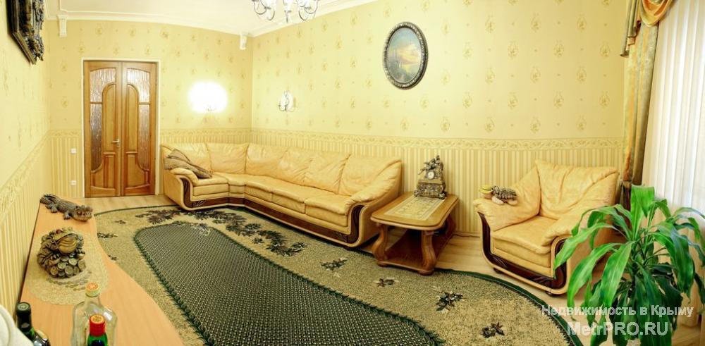 СДАЕТСЯ ПОСУТОЧНО крупногабаритная квартира с отдельным входом в ЦЕНТРЕ.   Дизайнерский ремонт выполнен из дорогих... - 2