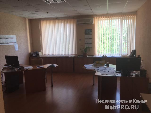 Продается часть административного отдельно стоящего четырехэтажного здания в центральном районе г. Керчь: ул.... - 4