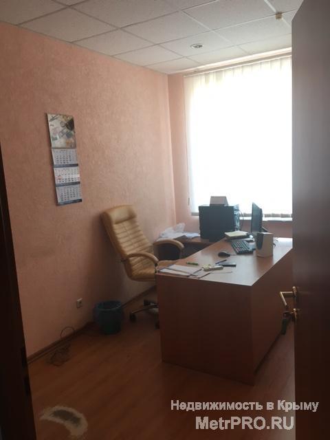 Продается часть административного отдельно стоящего четырехэтажного здания в центральном районе г. Керчь: ул.... - 5