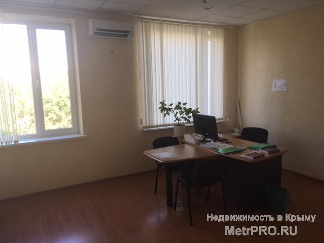 Продается часть административного отдельно стоящего четырехэтажного здания в центральном районе г. Керчь: ул.... - 6