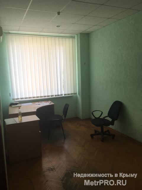 Продается часть административного отдельно стоящего четырехэтажного здания в центральном районе г. Керчь: ул.... - 10