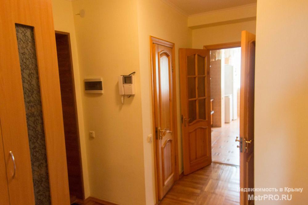 3 ККВ ПО УЛ Сеченова 25 в Ялте  общая площадь 81,7 м2   2/5 этажа  кухня 9,5 м2  жилая. 40,3 м2      3-комнатную... - 8