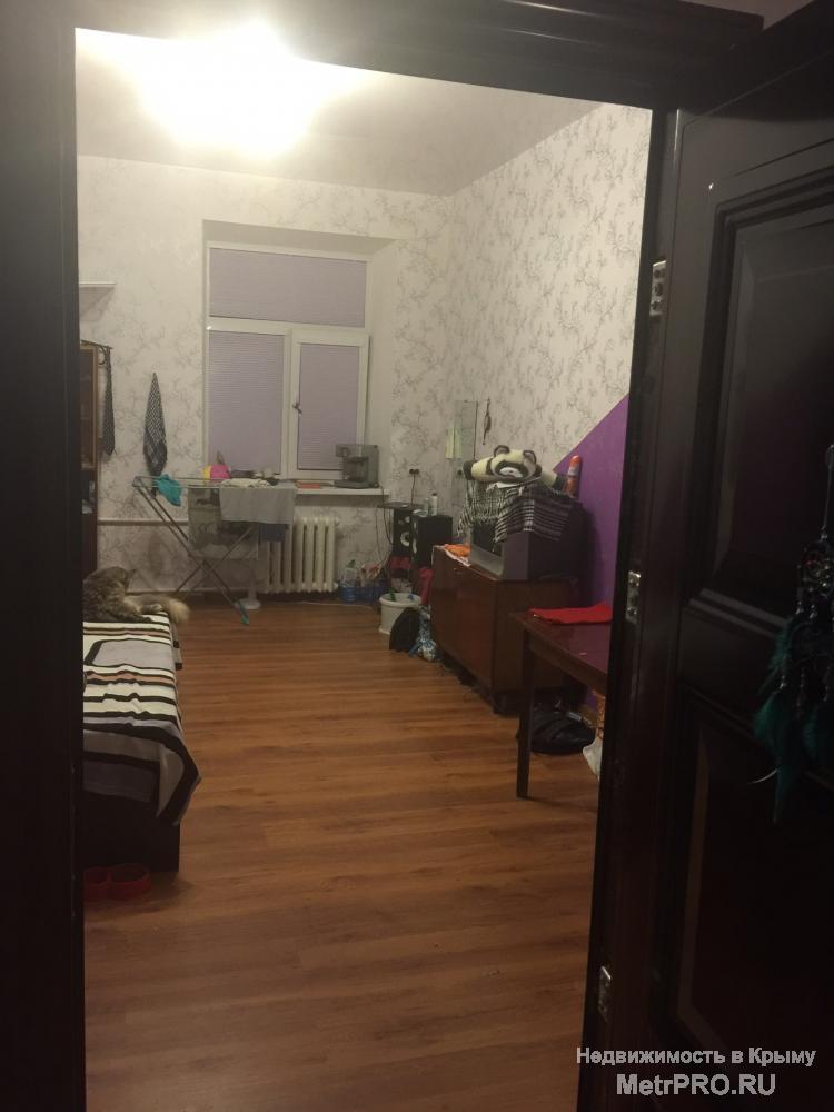 На срочной продаже комната в 3 к. кв. расположена в самом центре Севастополя ул. Большая Морская. Комната после... - 4