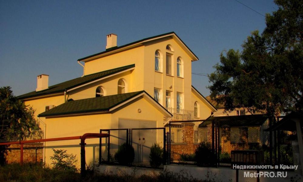 Продается добротный дом по улице Каспийская. Теплый, уютный. Утеплены внешние стены и потолок. Комнат - 5. Два...