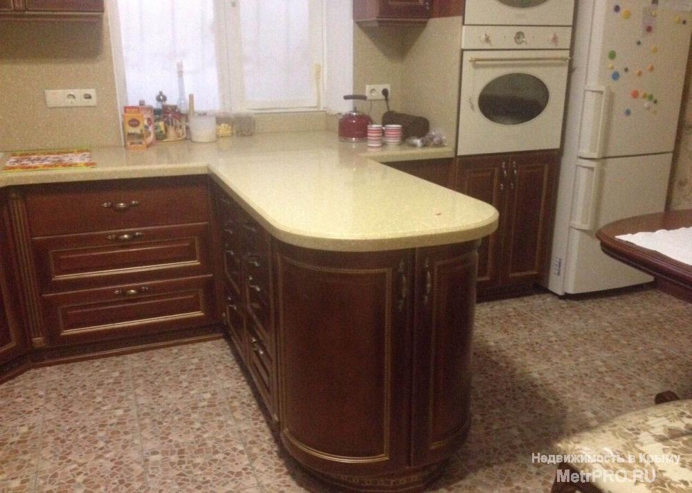 Продается лучший дом в Саки, с двумя бассейнами и ландшафтным дизайном с редкими растениями, на территории двадцать... - 4