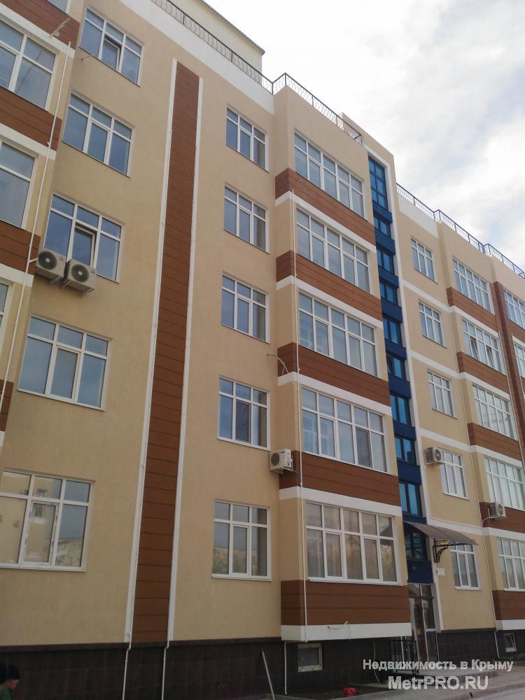 Продажа 3 комнатной квартиры в новом жилом комплексе в Евпатории.       Комплекс расположен в центре Евпатории, в...